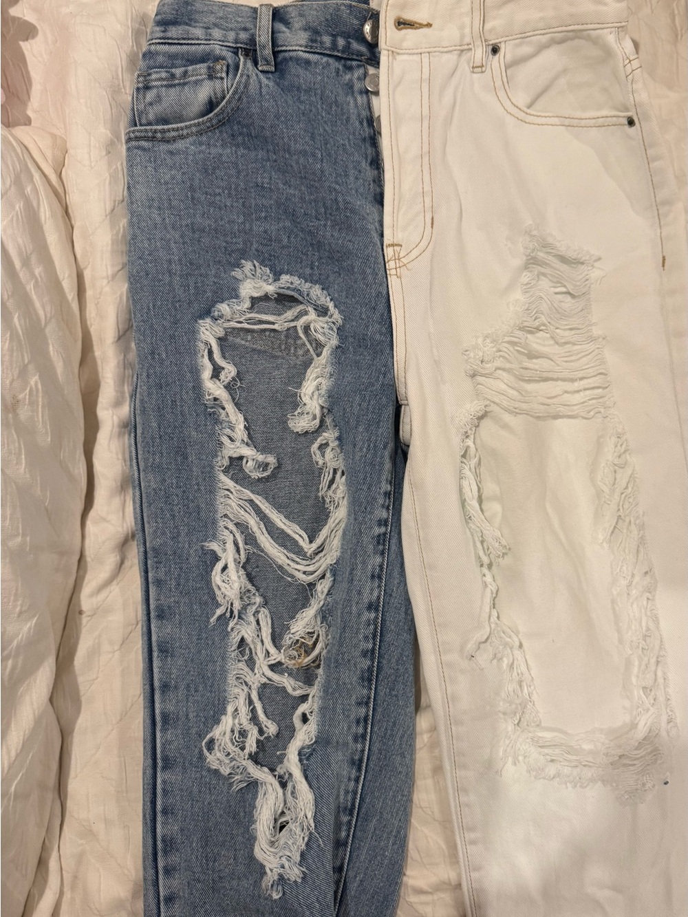 PacSun Women’s Straight Leg Ripped Jeans - Light Blue & White